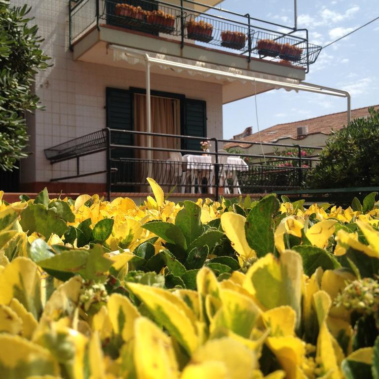 Al Giardino Sant'Anna Apartment Mascali Bagian luar foto